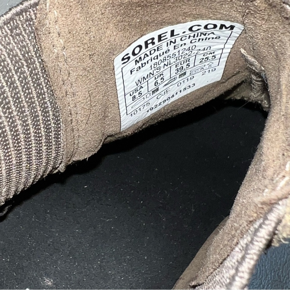 Sorel Joan of Arctic II Chelsea Booties. 8.5 - Picture 6 of 7